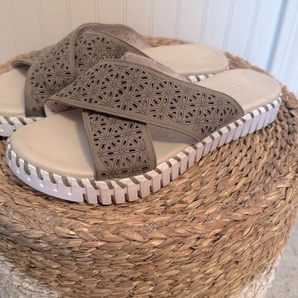 Ilse Jacobsen Tulip Crossband Platform
Sandal, Grey, Women Size 41 - Picture 4 of 9